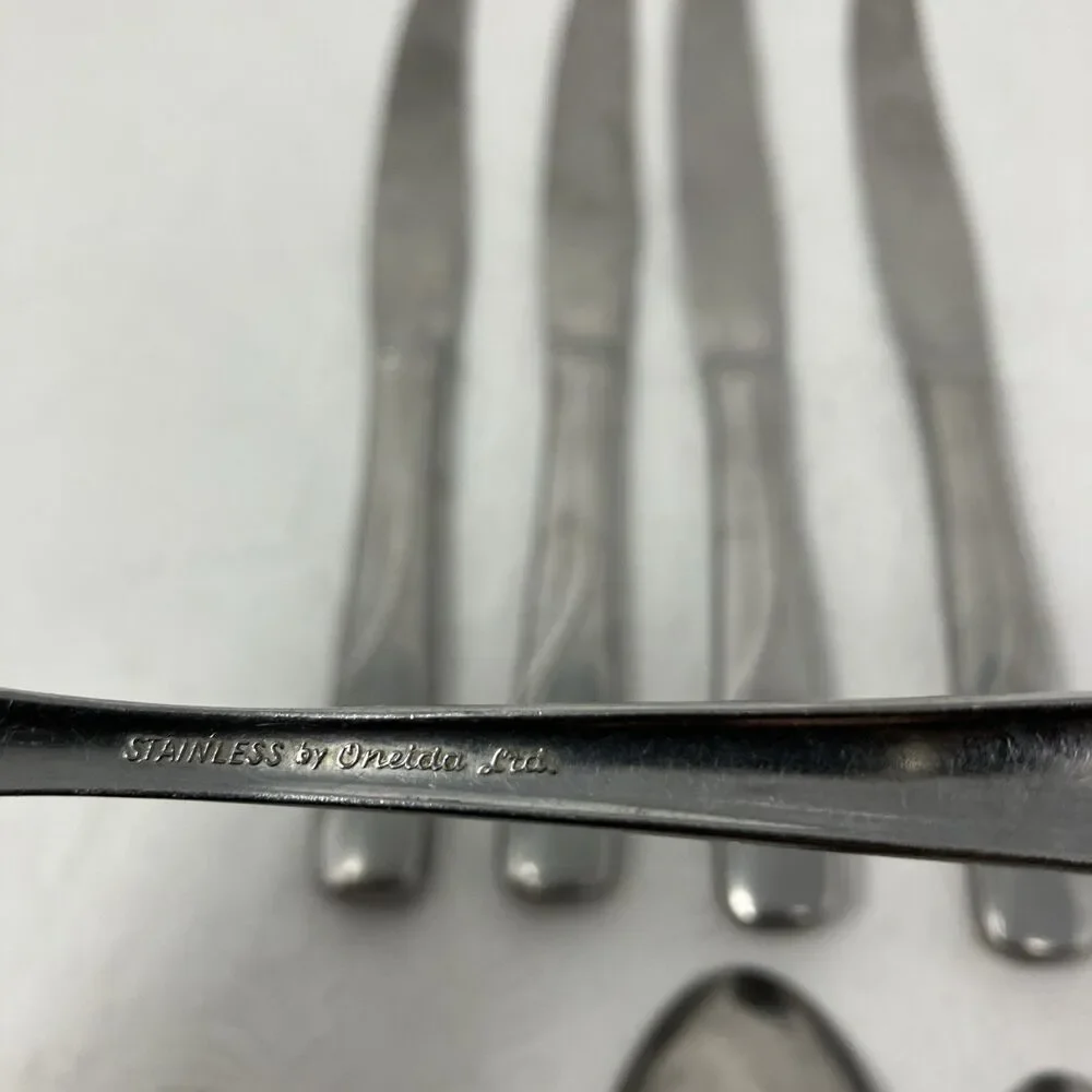 Oneida OCEANIC Stainless Serving Spoons Dinner Knives Place Spoon Lot Of 7 pcs